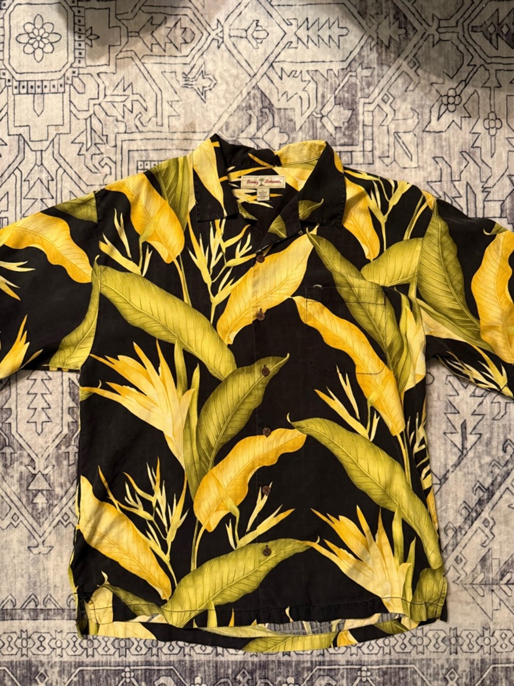 Tommy Bahama Shirt Mens L Black Silk Hawaiian Camp Short Sleeve Leaf Print EUC